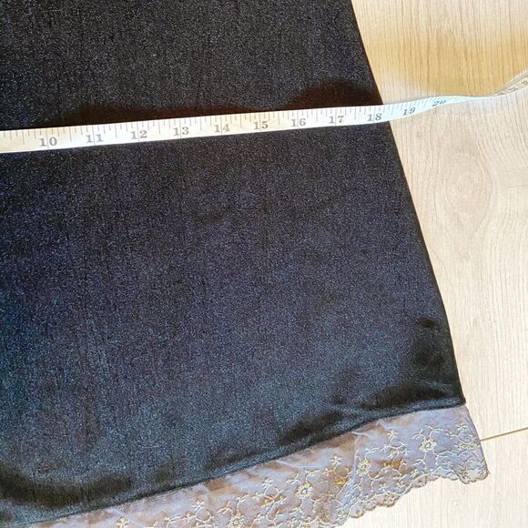 Vintage 90’s little black mini dress lace hem - Picture 10 of 11